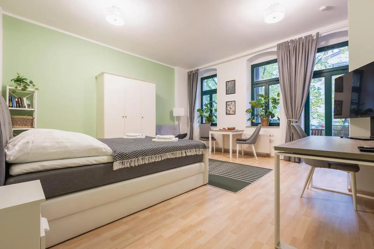 Greens - Ruhige Schoene 1Rwhg Gut Gelegen Mit Balkon Dresde 0*,  Allemagne